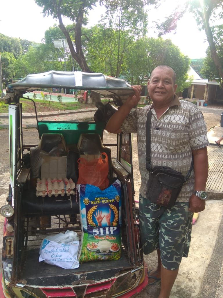 Senyum Penarik Becak Motor kota Makassar di Tengah Pandemi Covid-19
